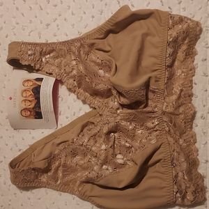 Nude XL Breezies bra lace never used brand new